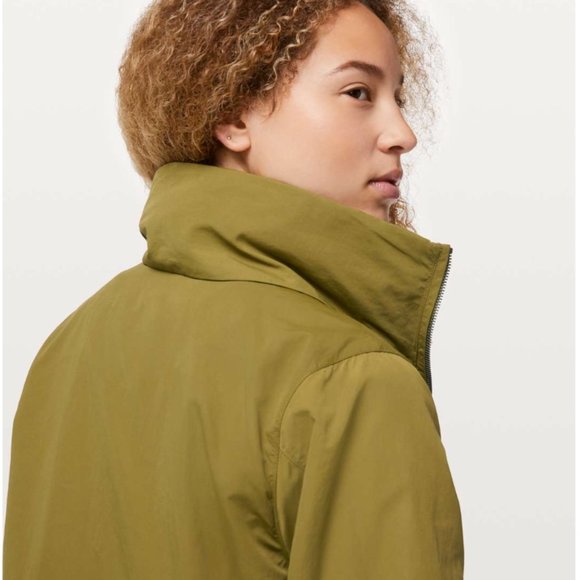 lululemon jacket graced with lace - Picture 7 of 8